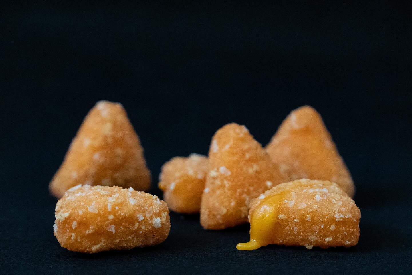 Nachos rellenos de cheddar